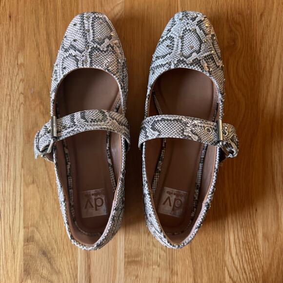 DV Dolce Vita Mellie Mary Jane Flats in "Exotic" Snakeskin Studs Size 7.5 - Picture 4 of 12